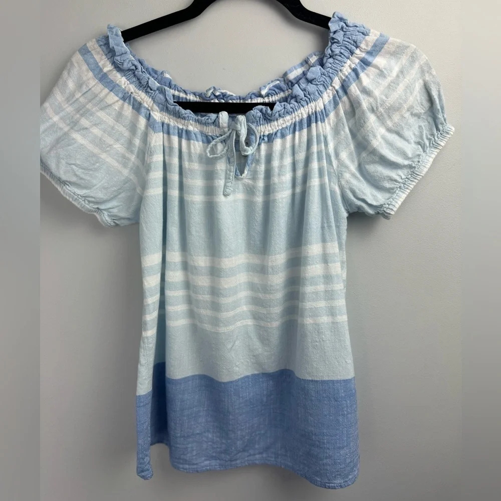 Da-Sh Off shoulder top size Small